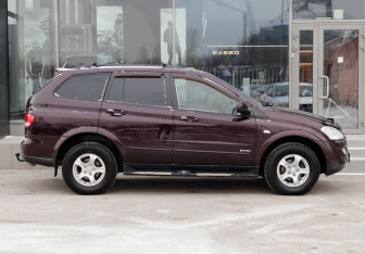 Подержанный автомобиль SsangYong Kyron 2008 года (4 фото)