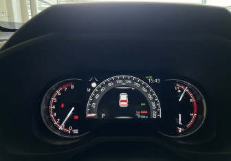Подержанный автомобиль Toyota RAV4 2021 года (12 фото)