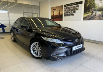 Подержанный автомобиль Toyota Camry Sedan 2019 года (3 фото)