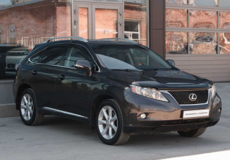 Подержанный автомобиль Lexus RX 2010 года (3 фото)