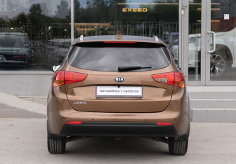 Подержанный автомобиль Kia Ceed Wagon 2017 года (6 фото)