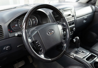 Подержанный автомобиль Kia Sorento 2007 года (11 фото)