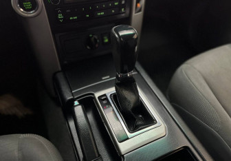 Подержанный автомобиль Toyota Land Cruiser Prado 2011 года (9 фото)