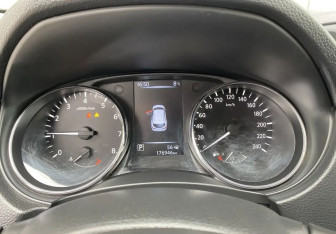 Подержанный автомобиль Nissan Qashqai 2014 года (12 фото)