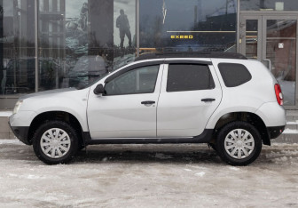 Подержанный автомобиль Renault Duster 2013 года (8 фото)