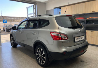 Подержанный автомобиль Nissan Qashqai+2 2013 года (7 фото)