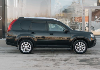 Подержанный автомобиль Nissan X-Trail 2012 года (4 фото)