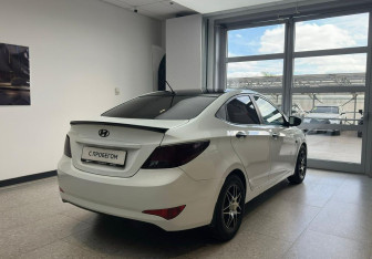 Подержанный автомобиль Hyundai Solaris Sedan 2015 года (7 фото)