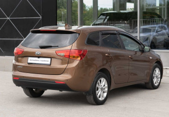 Подержанный автомобиль Kia Ceed Wagon 2017 года (5 фото)