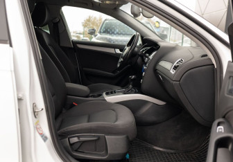 Подержанный автомобиль Audi A4 Sedan 2012 года (23 фото)