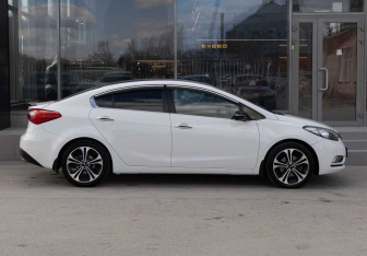 Подержанный автомобиль Kia Cerato Sedan 2013 года (4 фото)