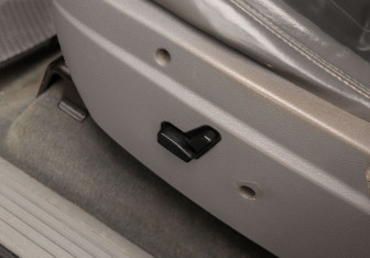 Подержанный автомобиль Dodge Durango 2005 года (18 фото)