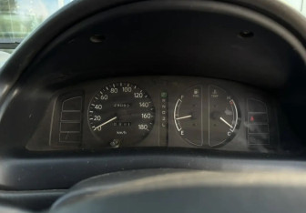 Подержанный автомобиль Toyota Sprinter Sedan 1998 года (5 фото)