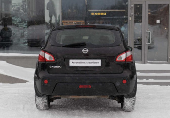 Подержанный автомобиль Nissan Qashqai 2010 года (6 фото)