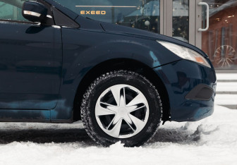 Подержанный автомобиль Ford Focus Hatchback 2011 года (9 фото)