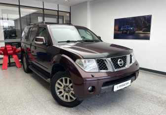 Подержанный автомобиль Nissan Pathfinder 2007 года (4 фото)
