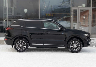 Подержанный автомобиль Geely Atlas Pro 2023 года (4 фото)