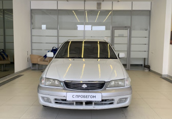 Подержанный автомобиль Toyota Corona Sedan 2001 года (2 фото)