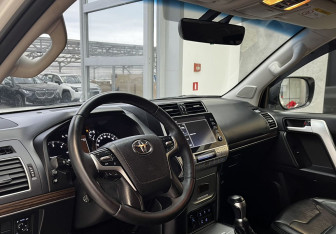 Подержанный автомобиль Toyota Land Cruiser Prado 2020 года (7 фото)