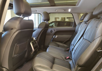 Подержанный автомобиль Land Rover Range Rover Sport 2015 года (14 фото)