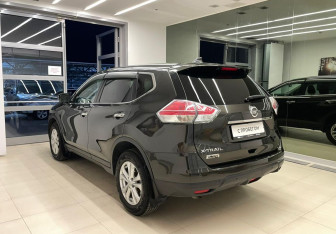 Подержанный автомобиль Nissan X-Trail 2017 года (6 фото)