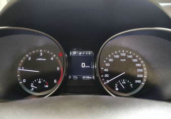 Подержанный автомобиль Hyundai Santa Fe 2017 года (11 фото)