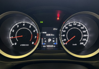 Подержанный автомобиль Mitsubishi Lancer Sedan 2011 года (10 фото)