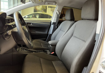 Подержанный автомобиль Toyota Corolla Sedan 2013 года (8 фото)