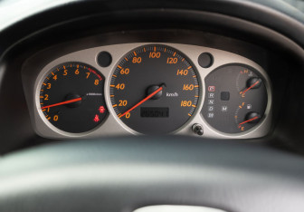 Подержанный автомобиль Honda Stream 2002 года (12 фото)