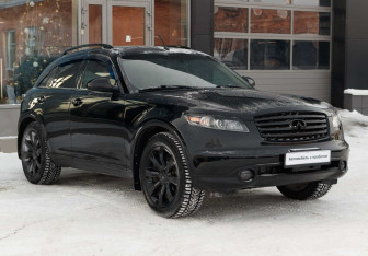 Подержанный автомобиль Infiniti FX 2005 года (3 фото)