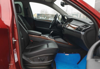 Подержанный автомобиль BMW X6 2011 года (19 фото)