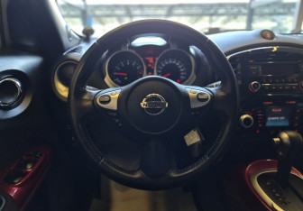Подержанный автомобиль Nissan Juke 2012 года (9 фото)