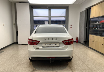 Подержанный автомобиль LADA (ВАЗ) Vesta Sedan 2018 года (6 фото)