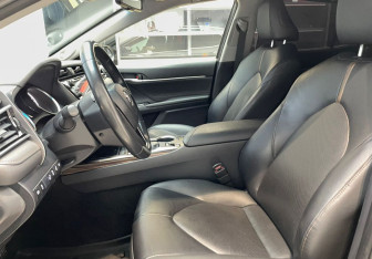 Подержанный автомобиль Toyota Camry Sedan 2019 года (12 фото)