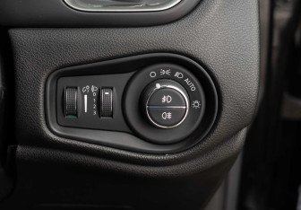 Подержанный автомобиль Jeep Renegade 2018 года (18 фото)