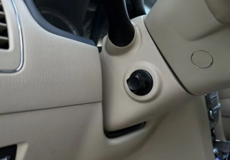 Подержанный автомобиль Infiniti QX56 2012 года (17 фото)
