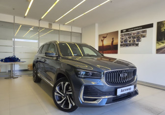 Подержанный автомобиль Geely Monjaro 2023 года (3 фото)
