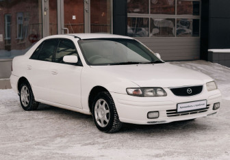 Подержанный автомобиль Mazda Capella Sedan 1999 года (3 фото)