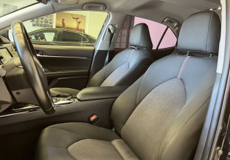 Подержанный автомобиль Toyota Camry Sedan 2019 года (8 фото)