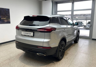 Подержанный автомобиль Geely Atlas Pro 2023 года (5 фото)