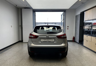 Подержанный автомобиль Nissan Qashqai 2016 года (5 фото)