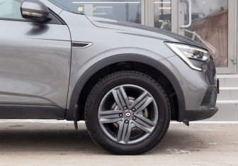 Подержанный автомобиль Renault Arkana 2021 года (9 фото)