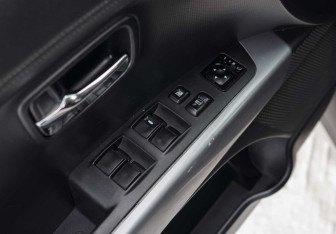 Подержанный автомобиль Mitsubishi Outlander 2010 года (15 фото)