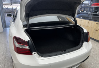 Подержанный автомобиль Honda Accord Sedan 2017 года (17 фото)