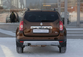 Подержанный автомобиль Renault Duster 2015 года (6 фото)