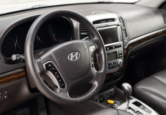 Подержанный автомобиль Hyundai Santa Fe 2011 года (11 фото)