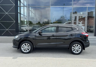 Подержанный автомобиль Nissan Qashqai 2014 года (8 фото)