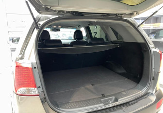 Подержанный автомобиль Kia Sorento 2012 года (7 фото)