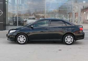 Подержанный автомобиль Toyota Corolla Sedan 2013 года (8 фото)
