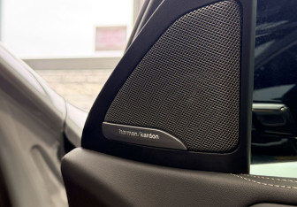 Подержанный автомобиль BMW X6 M 2024 года (27 фото)